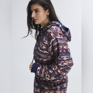 SAVAGE x FENTY FOREVER SAVAGE
HOODED ONESIE